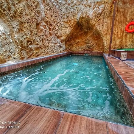 Town House With Private Pool In Village Centre คัลคารา ภายนอก รูปภาพ