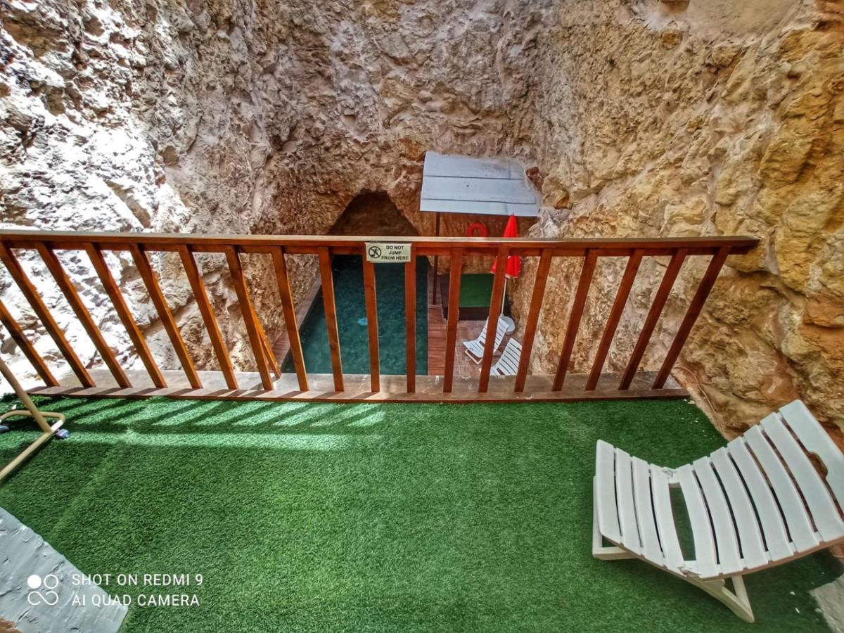 Town House With Private Pool In Village Centre คัลคารา ภายนอก รูปภาพ