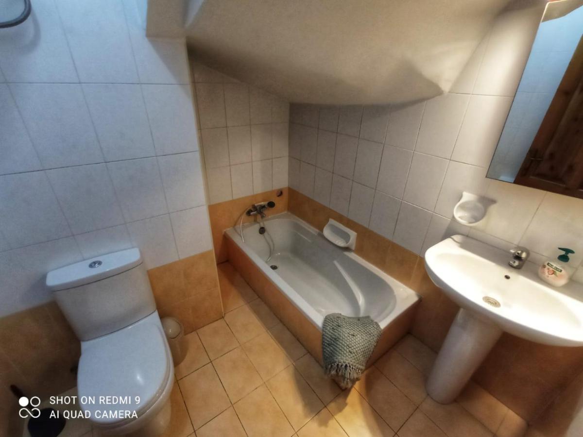 Town House With Private Pool In Village Centre คัลคารา ภายนอก รูปภาพ