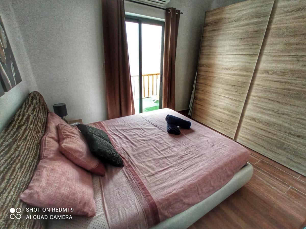 Town House With Private Pool In Village Centre คัลคารา ภายนอก รูปภาพ