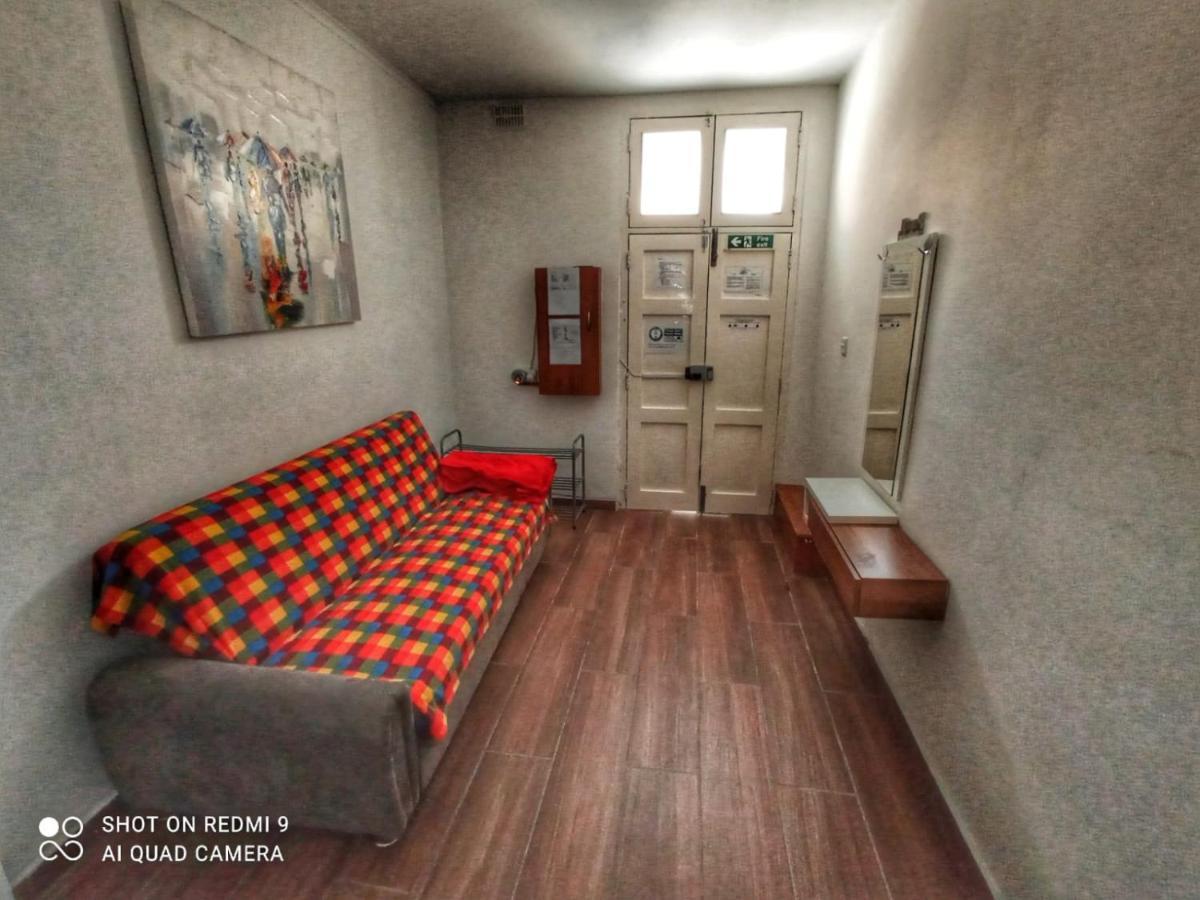 Town House With Private Pool In Village Centre คัลคารา ภายนอก รูปภาพ