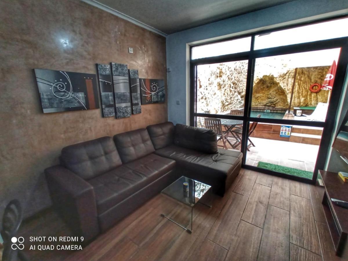 Town House With Private Pool In Village Centre คัลคารา ภายนอก รูปภาพ